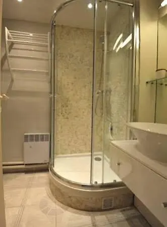 Appartements Place De La Contrescarpe Apartment Paris