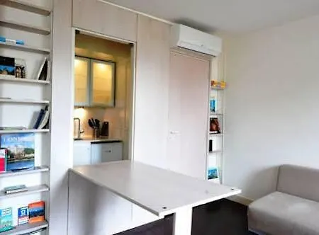 Appartements Place De La Contrescarpe * Paris